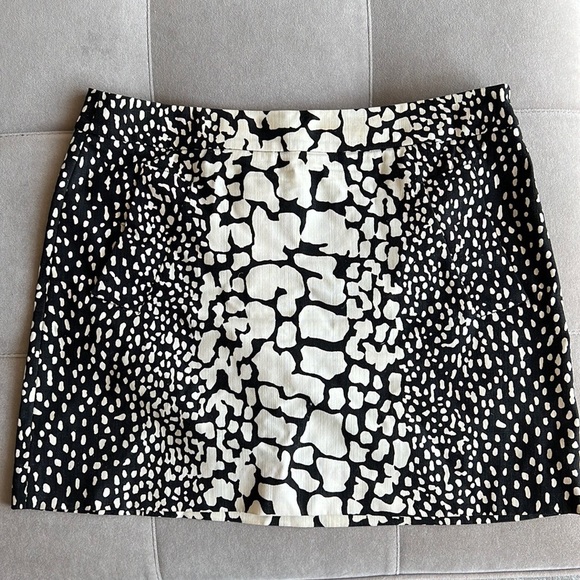 J. Crew Black & White Python Print Mini Skirt (Size: 8) - Picture 2 of 4
